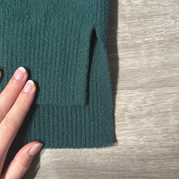 Abercrombie & Fitch Soft A&F Collection Crewneck Sweater - Picture 5 of 9